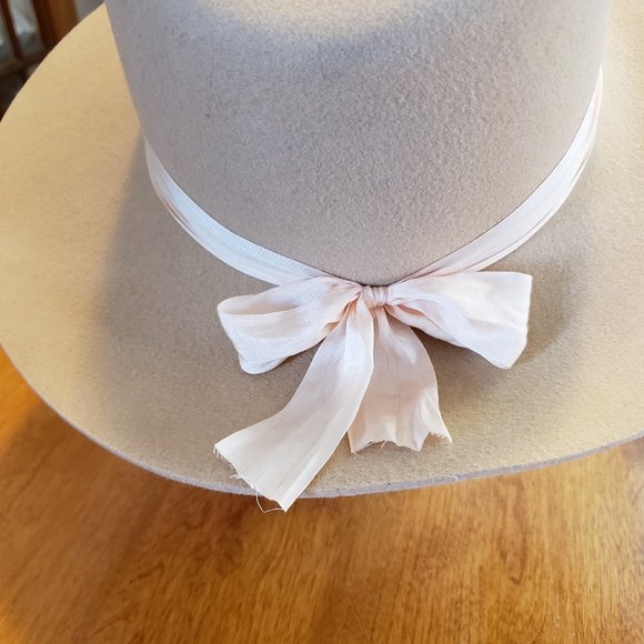 LACK OF COLOR  Hat. Medium. FREE GIFT!!